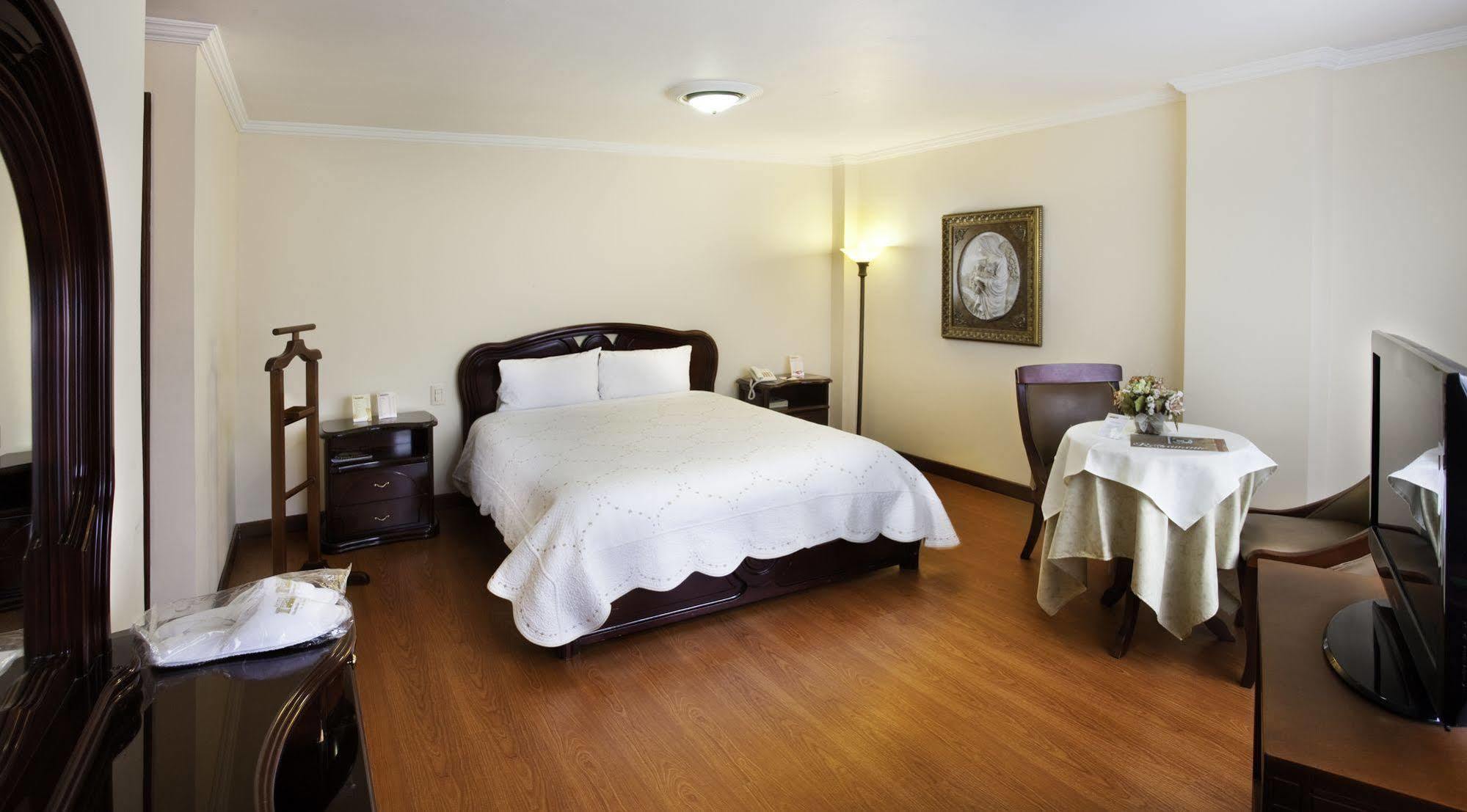 Hotel Fernando Plaza Pasto Extérieur photo